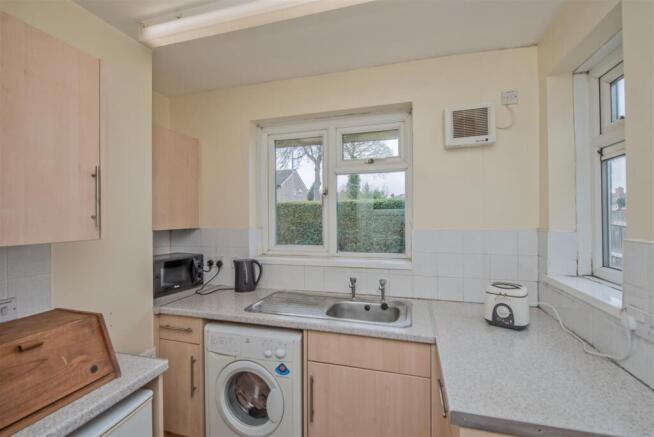Kitchen Area: