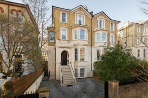 19, Rosslyn Hill, London NW3 5UJ