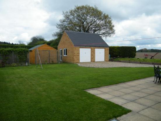 Garage & Garden
