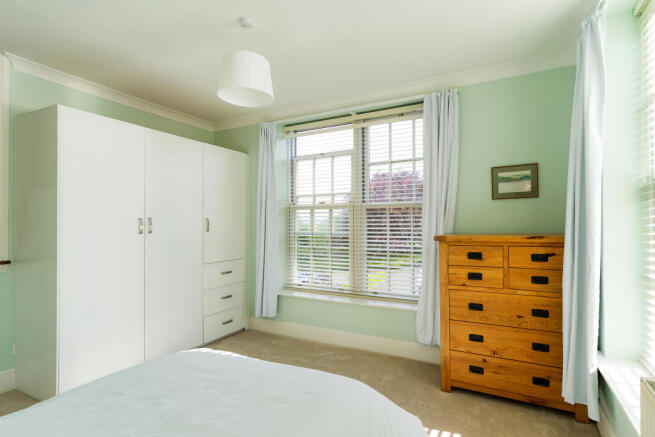 2 bed Flat for sale Image 8