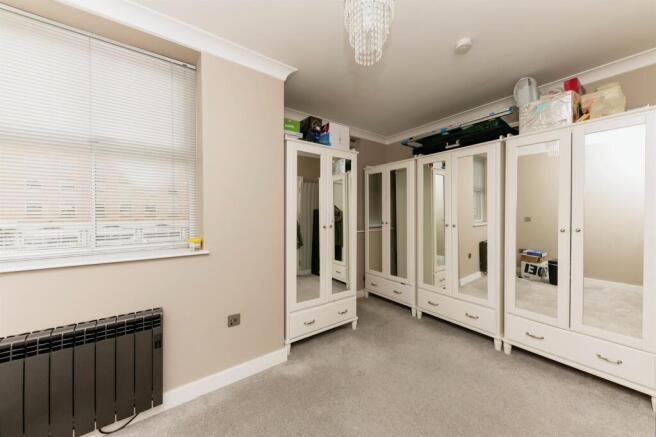 2 bed Apartment for sale Image 6