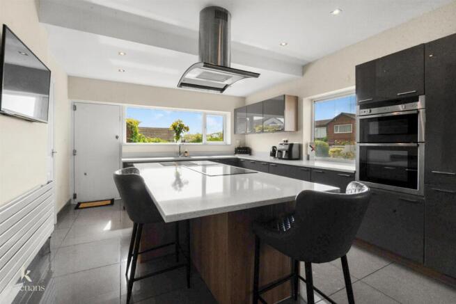 3 bed Detached for sale Image 11