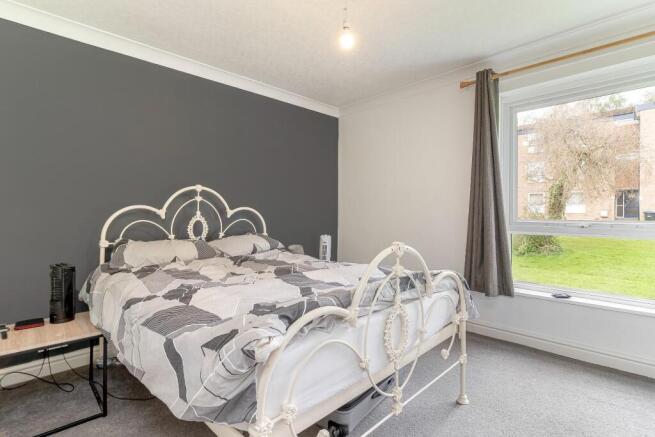 2 bed Apartment for sale Image 6