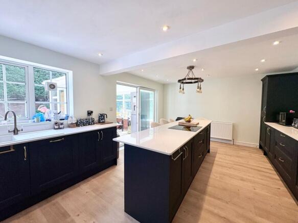3 bed Detached for sale Image 8