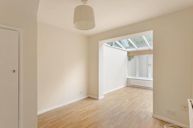 7 Stewarts Way 32...