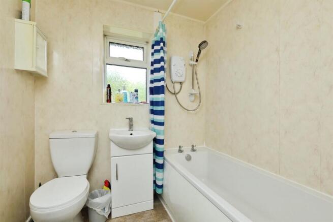 2 bed Apartment for sale Image 11