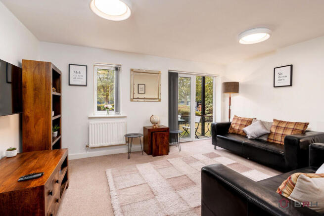 3 bed Apartment to rent Image 7