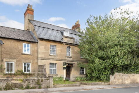 Marshfield Road, Chippenham, Wiltshire, SN15 1JX