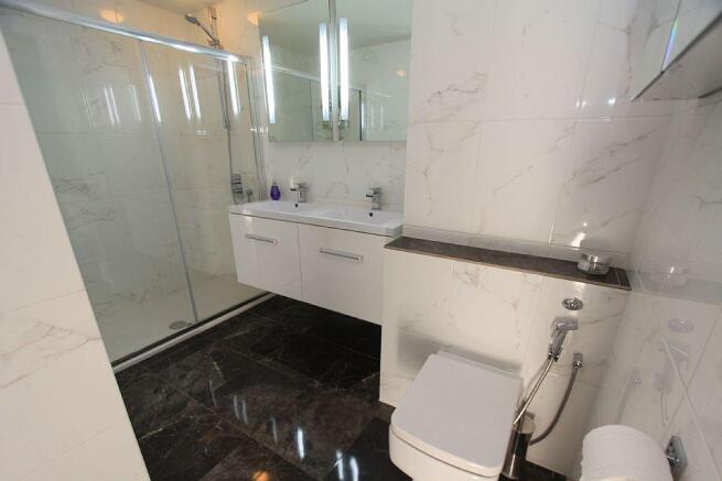 Bedroom 1 en-suite shower room