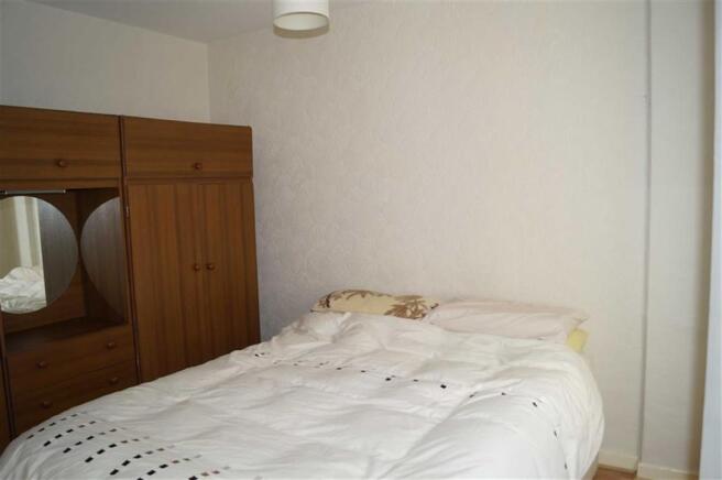 BEDROOM 2 (REAR)
