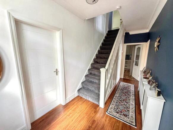 4 bed Semi-Detached for sale Image 12
