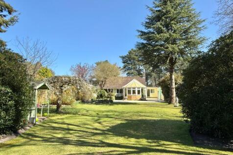 Cedar Avenue, St. Leonards, BH24 2QF