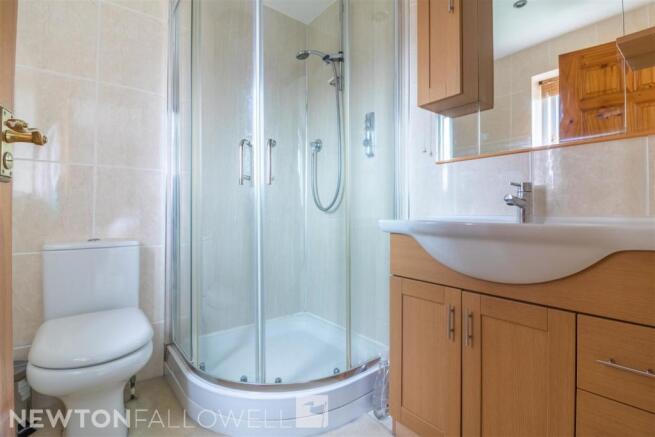 EN-SUITE SHOWER ROOM