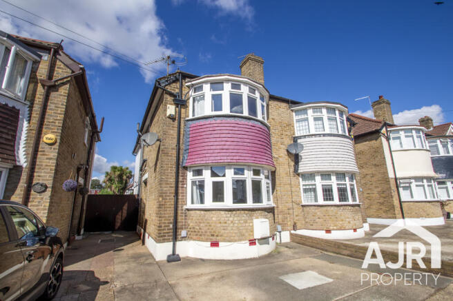Three bedroom house in Welling