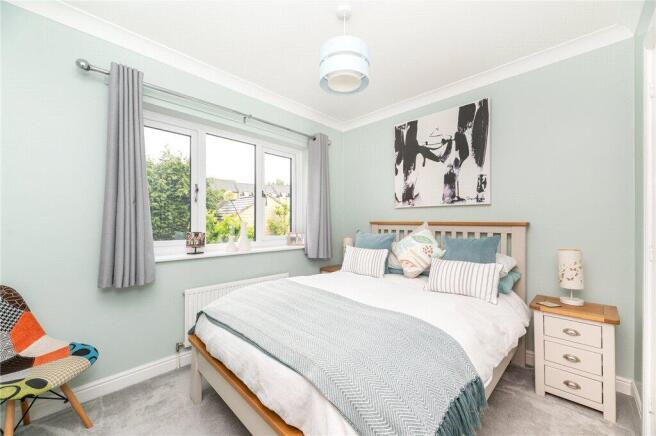 5 bed Detached for sale Image 7