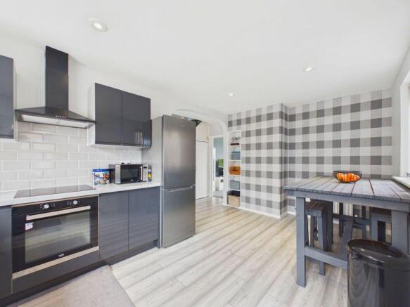 3 bed Semi-Detached for sale Image 5