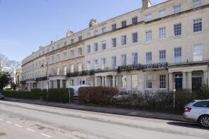 Flat 5, 18 Newton House, Lansdown Crescent, Cheltenham GL50 2LF