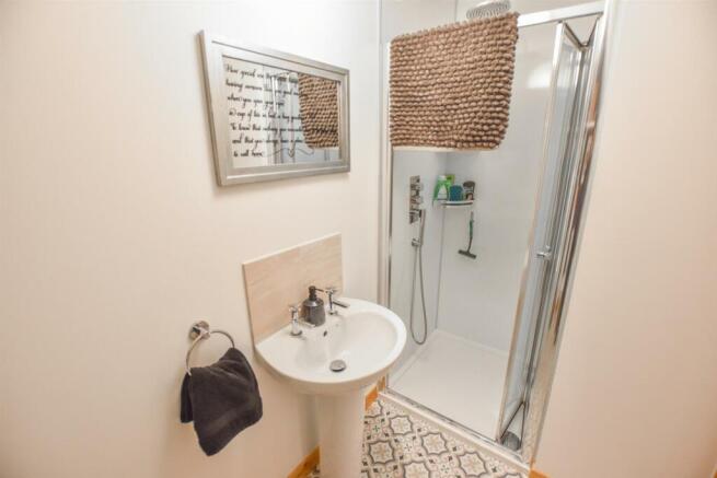 SHOWER ROOM (2)-2.jpg
