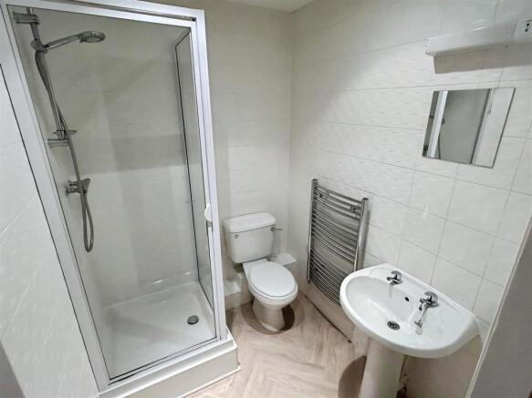 2 bed Apartment to rent Image 7