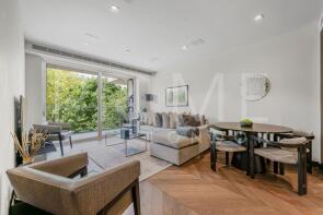 3, Sandringham House, Earls Way, London SE1 2QX