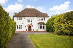 220, Holtye Road, East Grinstead RH19 3EY