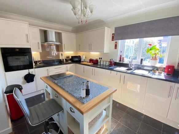 Open Plan Kitchen/ Dining Room