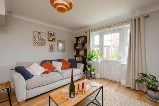 2 bed Semi-Detached for sale Image 8