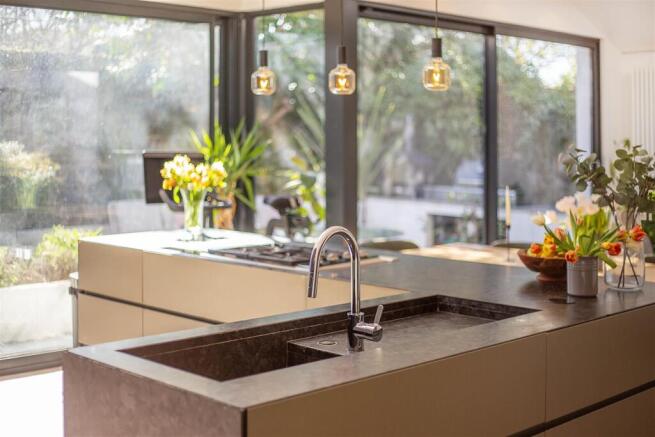 33-linden-close-0039 copy.jpg