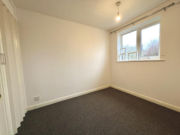 2 bed Semi-Detached to rent Image 7