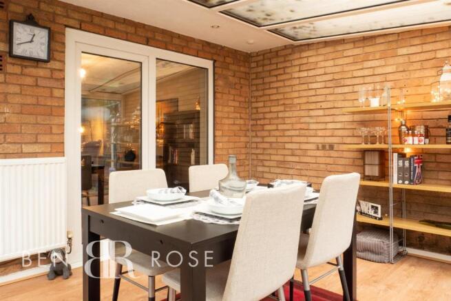 Conservatory/Dining Room
