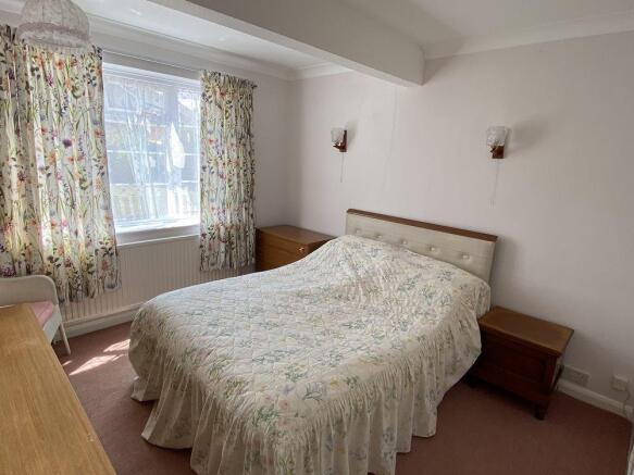 bed2.jpg