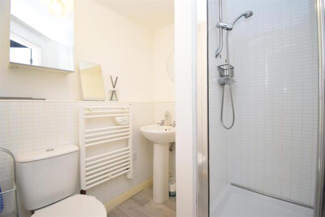 2 bed Flat to rent Image 10