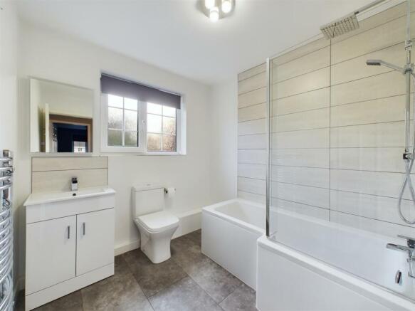 Family Bathroom.jpg