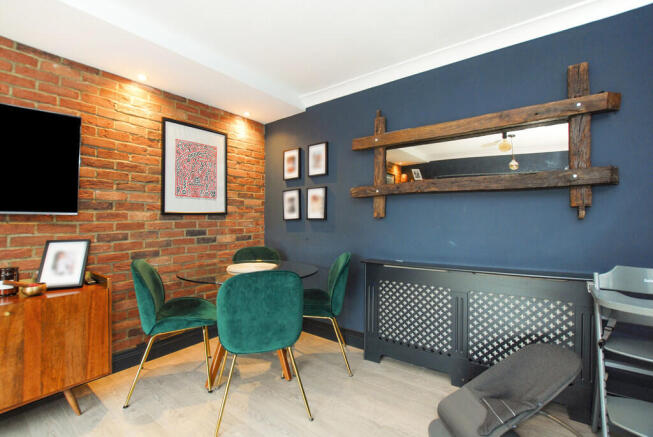 Glenhurst Avenue, Ruislip photo 4