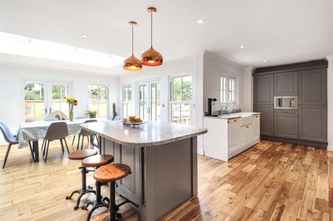 Kitchen/Breakfast Rm