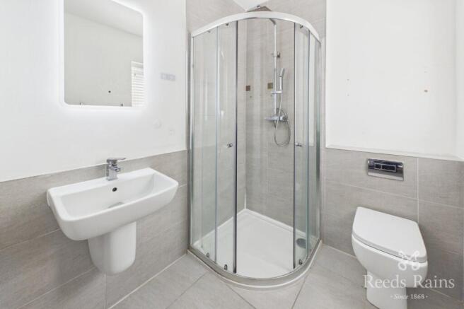 4 bed Detached for sale Image 8