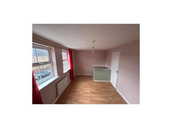 3 bed Semi-Detached for sale Image 8