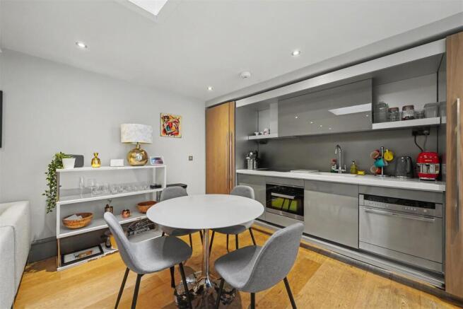 Flat 3, 33 Dorset Square NW1 6QJ-9.jpg
