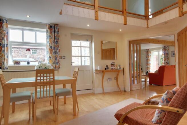 4 bed Barn Conversion for sale Image 11