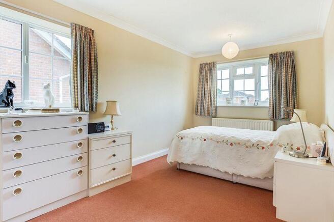 BEDROOM 2