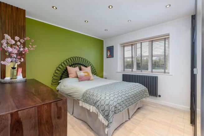 4 bed Detached for sale Image 8