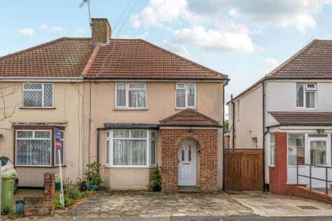 Halsbury Road West, Northolt