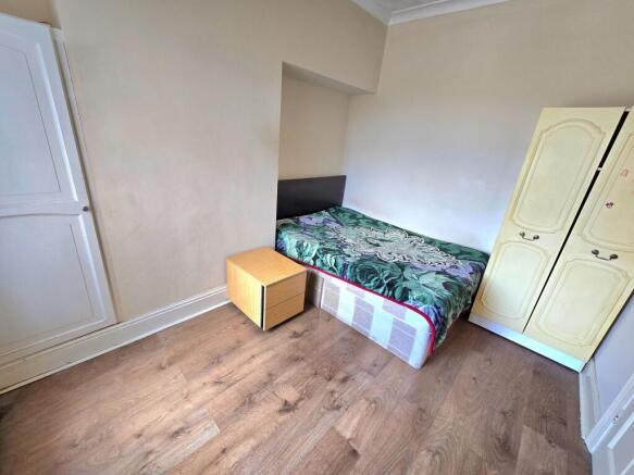 1 bed Flat to rent Image 6
