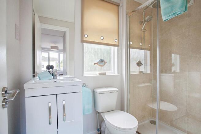 2 bed Park Home for sale Image 4