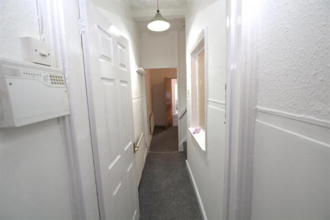 2 bed Terraced to rent Image 8