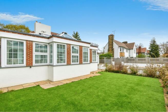 4 bed Detached for sale Image 4