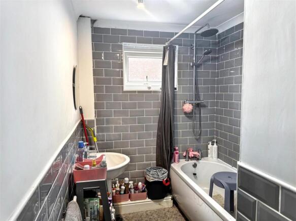 3 bed Semi-Detached for sale Image 8