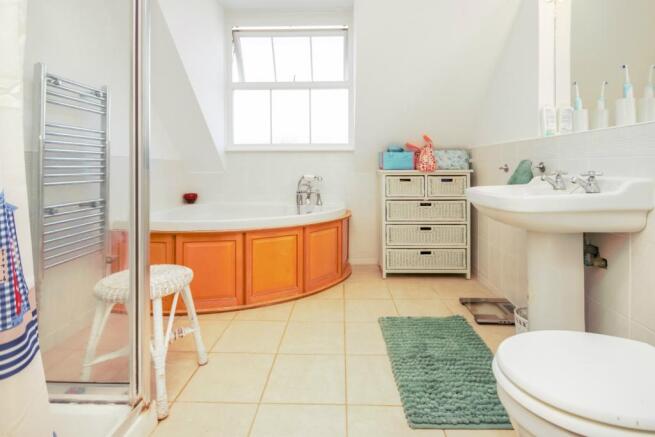 En Suite Bathroom