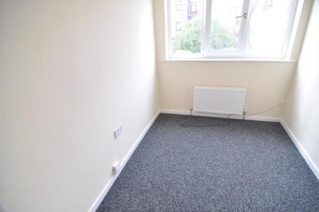 3 bed House to rent Image 6