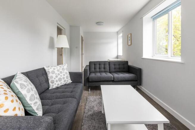 3 bed Flat to rent Image 9